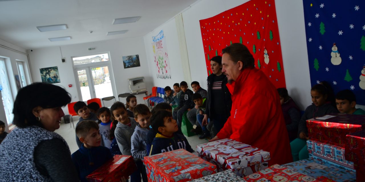 Copiii Centrului de zi „Sf. Martinˮ din Ioaniș, în prag de Crăciun