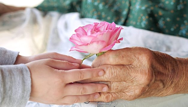 „Pentru voi cu dragoste, un cântec si o floare”, de 8 martie