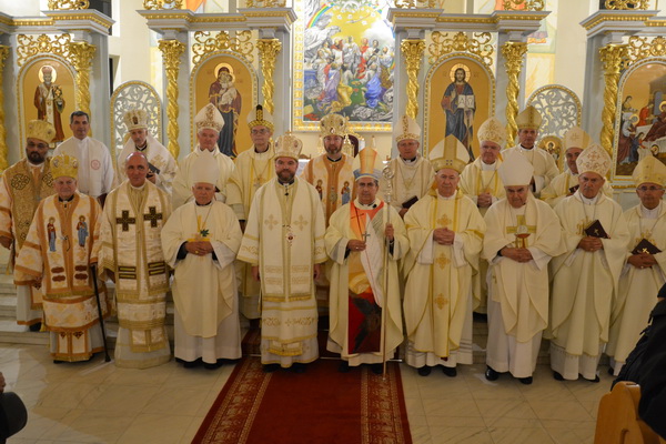 Nunțiul Apostolic la Baia Mare: „Să încredințăm acum mijlocirii materne a Sfintei Fecioare lucrările din aceste zile ale Conferinței Episcopale” 