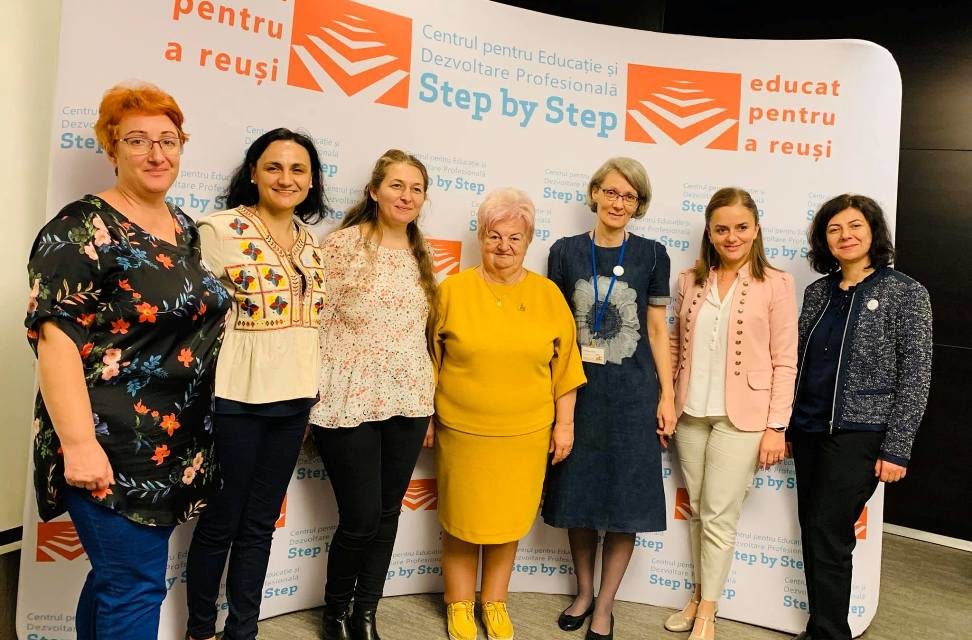Alternativa educațională Step by Step aniversează 25 de ani de aplicare în grădinițele și școlile din România