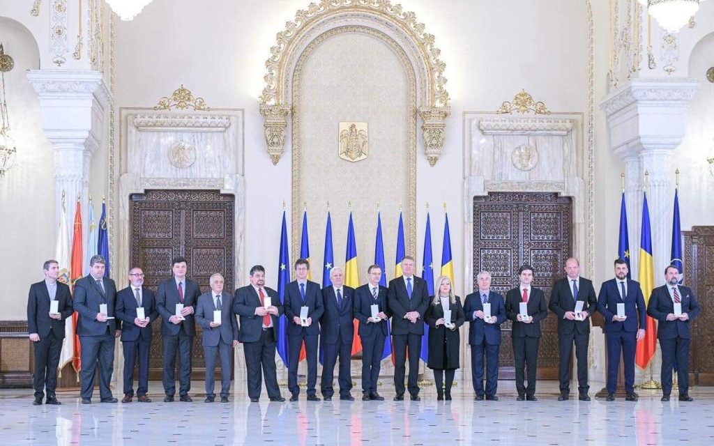 Ceremonia de înmânare a Medaliei aniversare „Centenarul Marii Uniri”