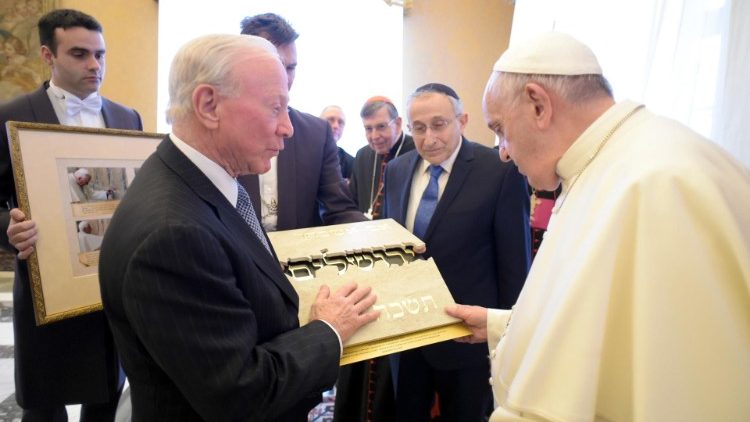Papa, Centrului Simon Wiesenthal. Să colaborăm la cultivarea pământului fraternităţii şi al păcii
