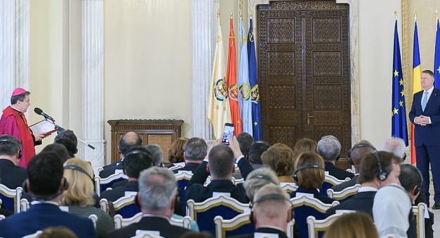 Vizita Papei Francisc în România, evocată de Nunțiul Apostolic și de președintele României