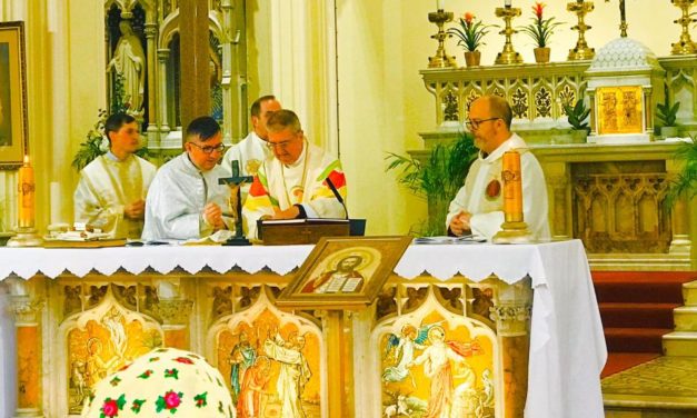 ARHIEPISCOPUL DIARMUID MARTIN ÎN VIZITĂ LA COMUNITATEA GRECO-CATOLICĂ DE LIMBĂ ROMÂNĂ DIN DUBLIN