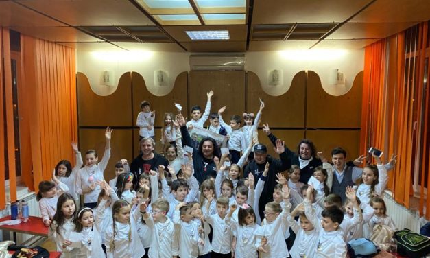 CORUL „Enjoy Music” vă urează Sărbători Fericite