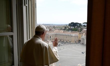 Regina Coeli. Papa Francisc: Învierea lui Cristos, izvor de încredere și mărturie creștină