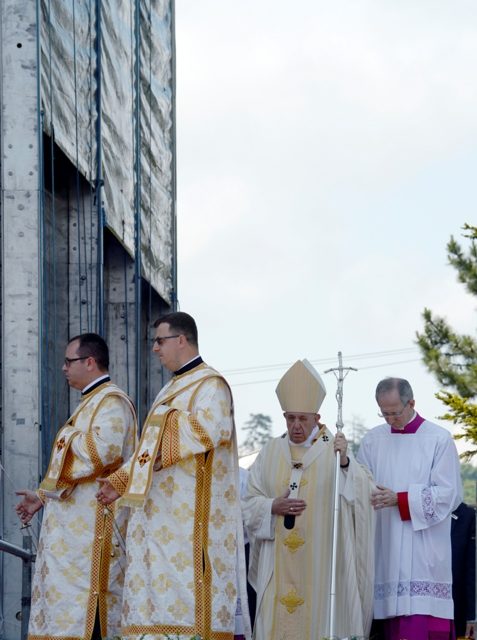 Vizita Sfântului Părinte Papa Francisc la Blaj în imagini