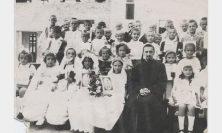 Miorița Săteanu, alături de Episcopul Ioan Suciu – 25 iunie 1945, prima Sfântă Împărtășanie
