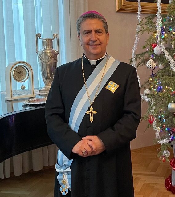 Excelența Sa Nunțiul Apostolic decorat de Președintele României