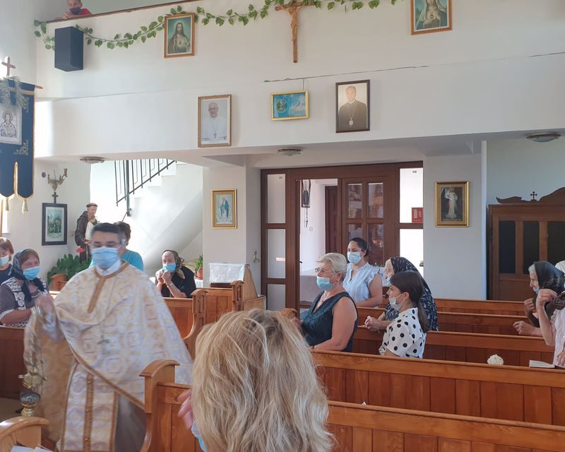 Părintele vicar cu preoții prezent în Parohia Ghenetea   