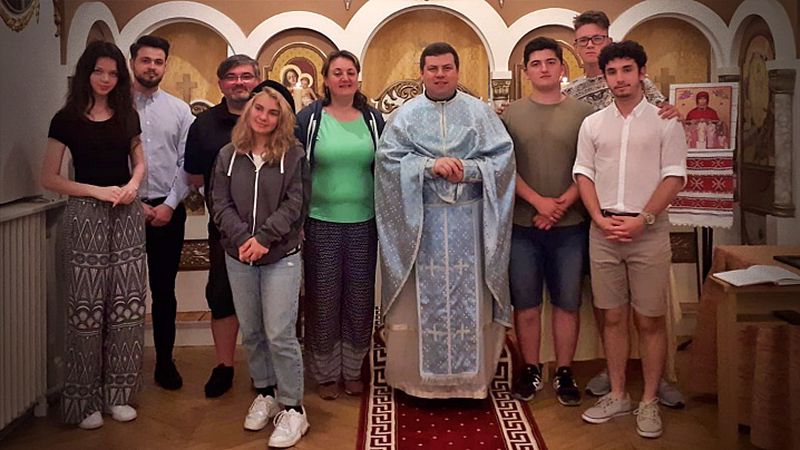 Tinerii din Zileos România la un campus în Franța