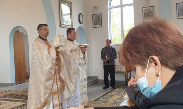 Părintele vicar cu preoții a vizitat parohia din Căuaș