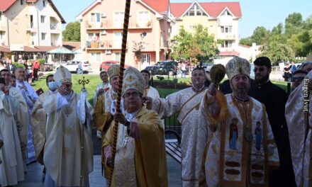 Nunțiul Apostolic a sfințit lucrările de reabilitare a Bisericii greco-catolice din Haieu