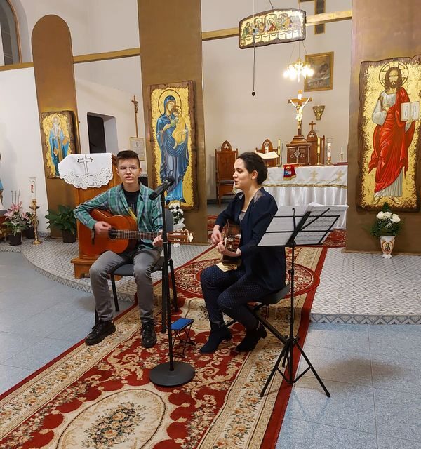 Concert caritabil de chitară clasică în Parohia „Sfânta Treime” din Oradea