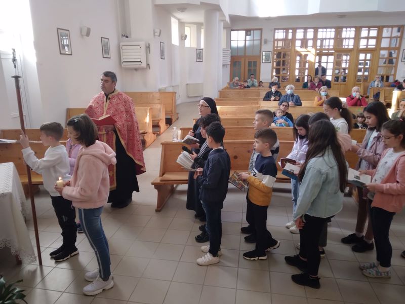 Tinerii şi copiii din Protopopiatul Zalău se pregătesc de Paște