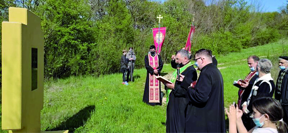 Calea Crucii cu cod QR și grădină botanică la Vintere