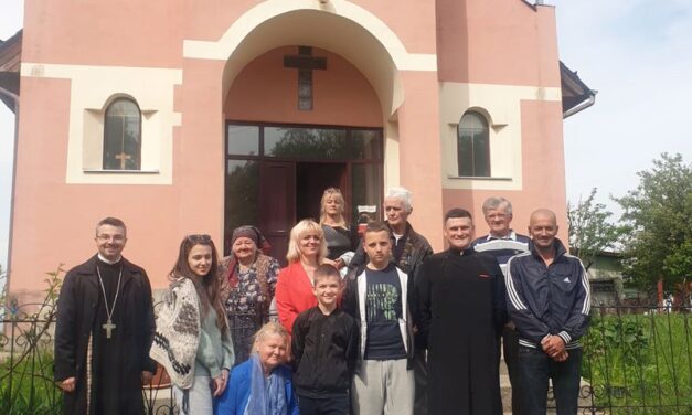 Părintele vicar cu preoții a vizitat Parohia Hodișel