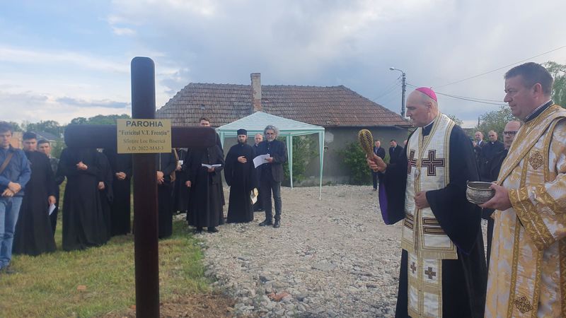 Sfințirea crucii și așezarea pietrei de temelie a Bisericii „Fericitul Valeriu Traian Frențiu”
