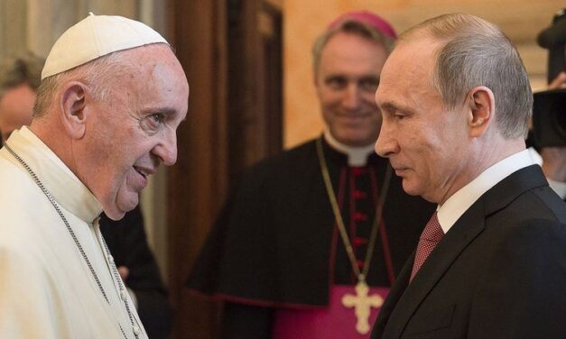 Papa Francisc vrea să meargă la Moscova pentru o întâlnire cu Putin