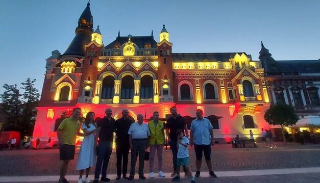 Palatul Episcopal Greco-Catolic a fost iluminat în roșu