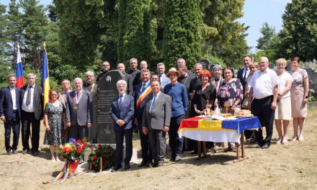 Un monument al lui Gheorghe Șincai a fost ridicat în Slovacia, cu sprijinul episcopului orădean Virgil Bercea