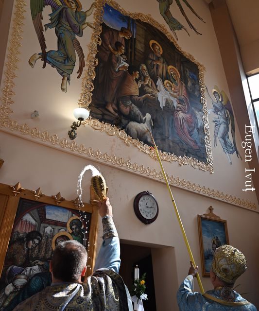 Hramul și Sfințirea picturii interioare a Bisericii „Nașterea Maicii Domnului” din Tășnad
