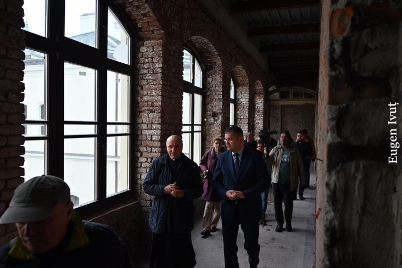 Vizita de lucru a Domnului Ministru Cseke Attila la Palatul Episcopal din Oradea