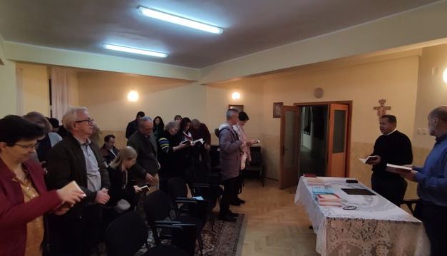 AU ÎNCEPUT ÎNTÂLNIRILE CU FAMILIILE ÎNTR-UN NOU FORMAT