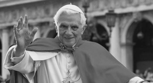 Papa emerit Benedict al XVI-lea s-a întors la Casa Tatălui