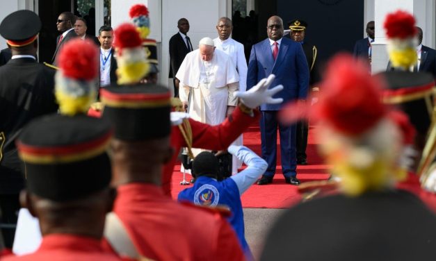 Papa Francisc denunță noul colonialism: Africa nu este o mină de exploatat