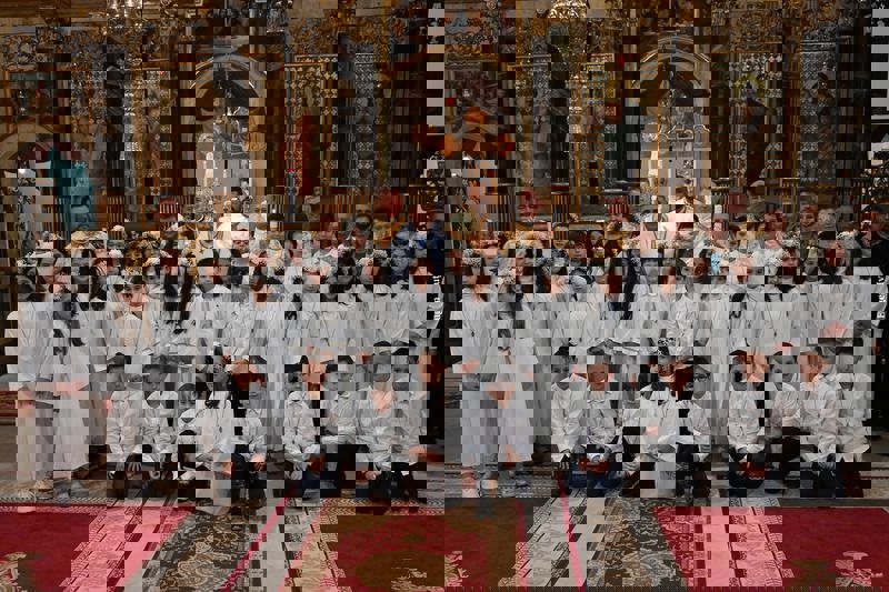 PRIMA SFÂNTĂ SPOVADĂ ȘI ÎMPĂRTĂȘANIE SOLEMNĂ ÎN CATEDRALA ”SFÂNTUL NICOLAE” – CLASA A III-A A