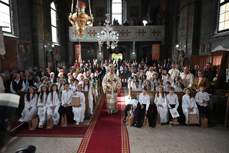 PRIMA SFÂNTĂ SPOVADĂ ȘI ÎMPĂRTĂȘANIE SOLEMNĂ  BISERICA SF. GHEORGHE – Clasa a III-a B