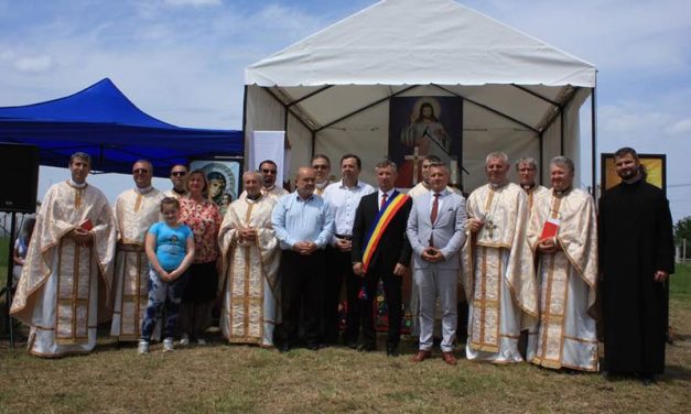 Sfințirea pietrei de temelie și a locului bisericii greco-catolice din Bobota