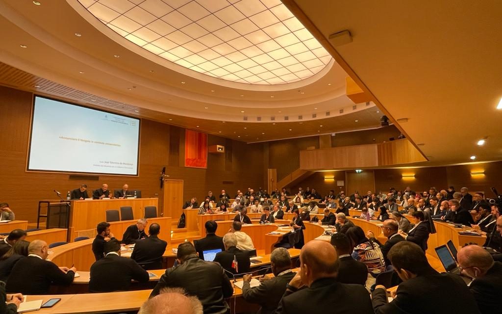 CONFERINȚĂ DESPRE PASTORAȚIA UNIVERSITARĂ, LA ROMA