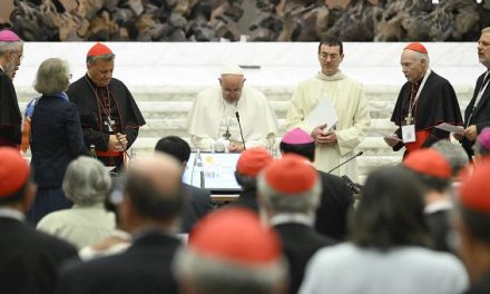Sinod / Rezumatul primei sesiuni. O Biserică ce îi implică pe toți, aproape de rănile lumii
