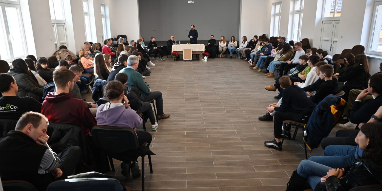 Exercițiile spirituale ale tinerilor din Eparhia de Oradea în Postul Crăciunului 2023
