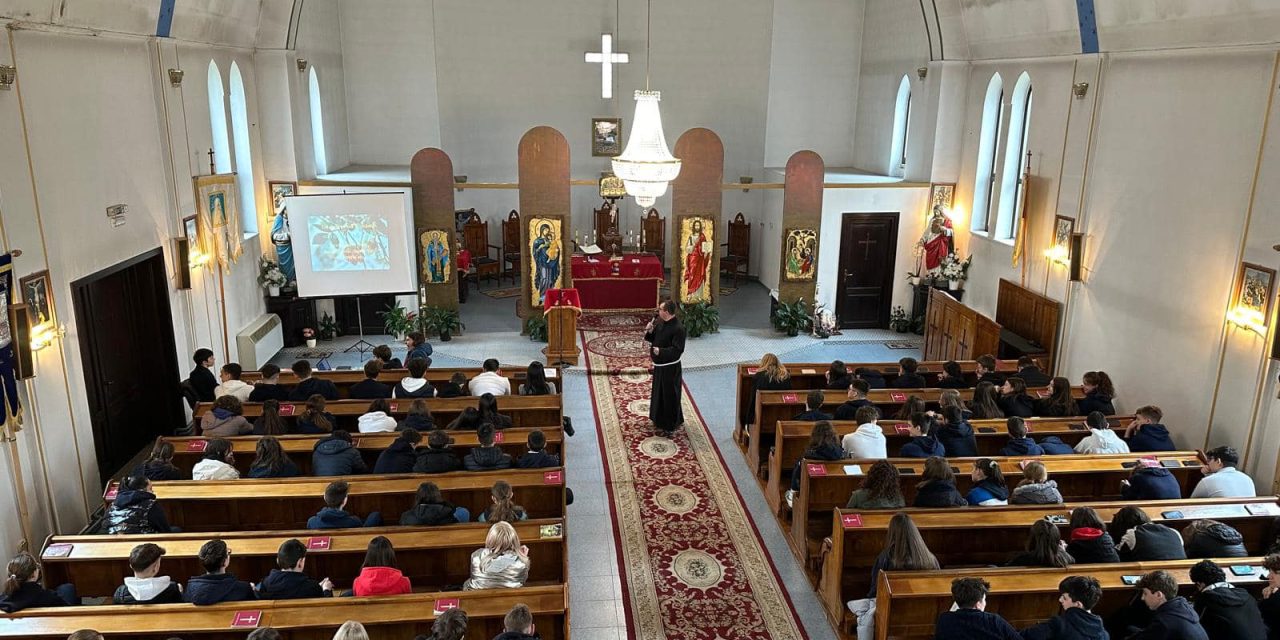 Zi de exerciții spirituale în Postul Mare pentru elevii Liceului Greco-Catolic „Iuliu Maniu”