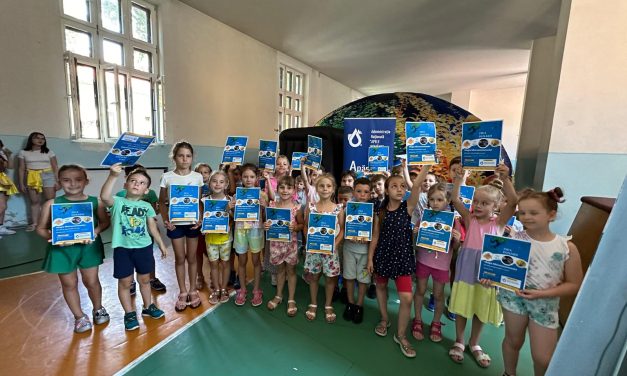La Școala de Vară de la Liceul Greco-Catolic învățăm și despre microunivers, cu ABA Crișuri