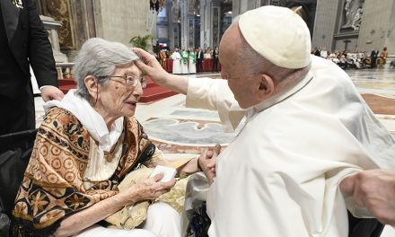 Mesajul Papei Francisc pentru Ziua bunicilor din 2024: „Nu mă respinge în timpul bătrâneții”