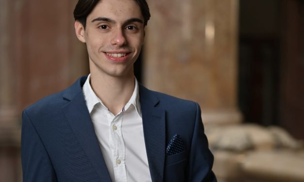 Rareș Bâte, elevul de 10 (zece) la Examenul Național de Bacalaureat: „Fiți autentici! Aveți încredere în voi și urmați-vă drumul!”