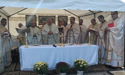 Sfințirea locului de biserică și punerea pietrei de temelie a viitoarei biserici cu hramul „Preasfântul Sânge al Lui Isus” din Cosniciu de Jos