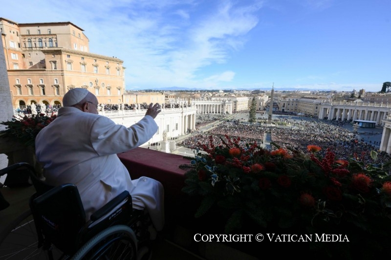 Papa Francisc: Isus este Poarta care conduce la milostivirea Tatălui. Crăciun 2024 – „Urbi et Orbi”