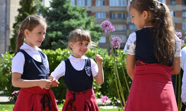 „Flori pentru Viitor” – O Lecție Despre Frumusețe și Responsabilitate