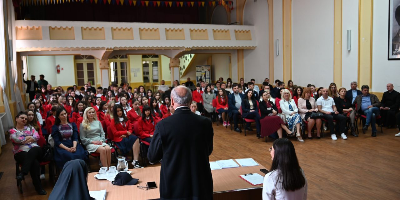 Premierea elevilor olimpici