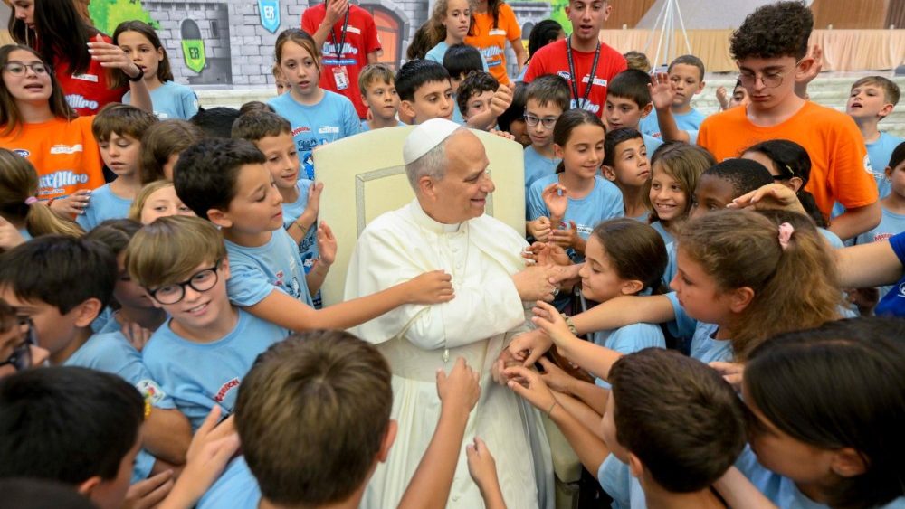 Papa Leon al XIV-lea la Școala de Vară din Vatican: Întâlnire cu copiii din Italia și Ucraina