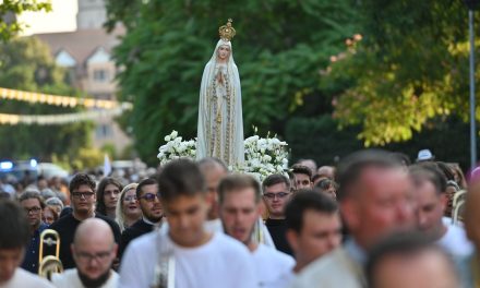 „Maica Domnului, Maica Speranței”: pelerinaj la Sanctuarul Eparhial din Oradea în ajunul sărbătorii Adormirii Maicii Domnului
