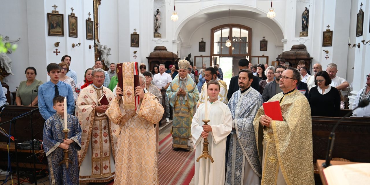 Sfânta Liturghie arhierească la Wiener Neustadt, în duminica dinaintea Înălțării Sfintei Cruci