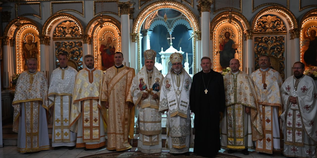 Sfânta Liturghie Arhierească în Catedrala „Coborârea Sfântului Spirit” din Lugoj
