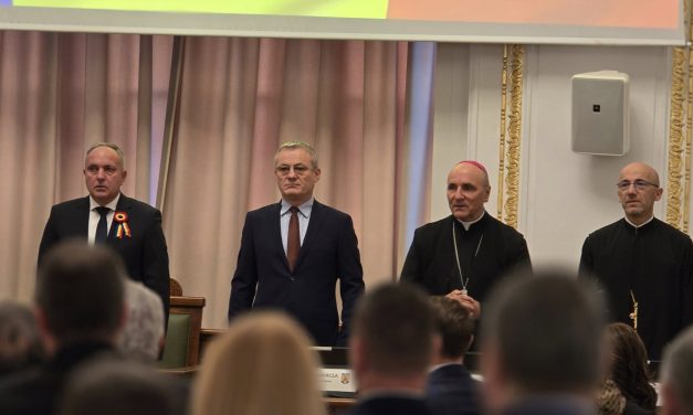 Preasfințitul Virgil Bercea, la manifestările dedicate Zilei Orașului Oradea