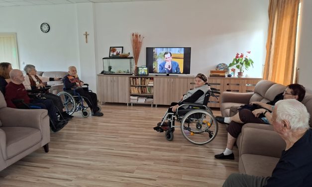 Filme clasice pentru seniorii Centrului rezidențial „Casa Frențiu”